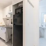 Apartment Urban Oasis Minimal Design A.c. Perfect Location *